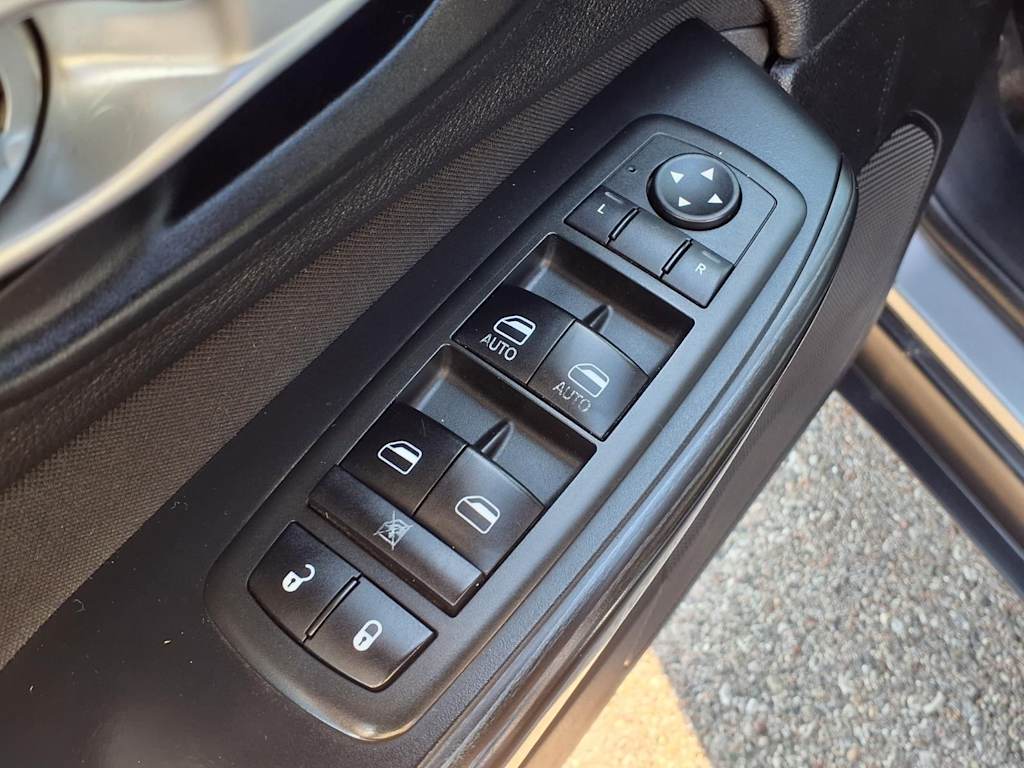 Thumbnail: 2014 Jeep Cherokee - 21