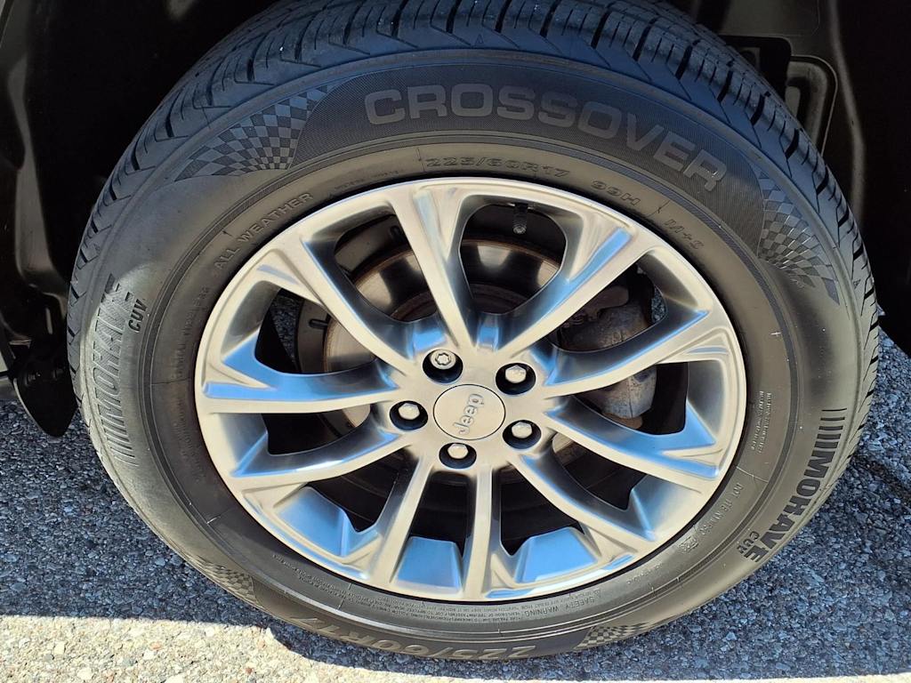 Thumbnail: 2020 Jeep Cherokee - 8