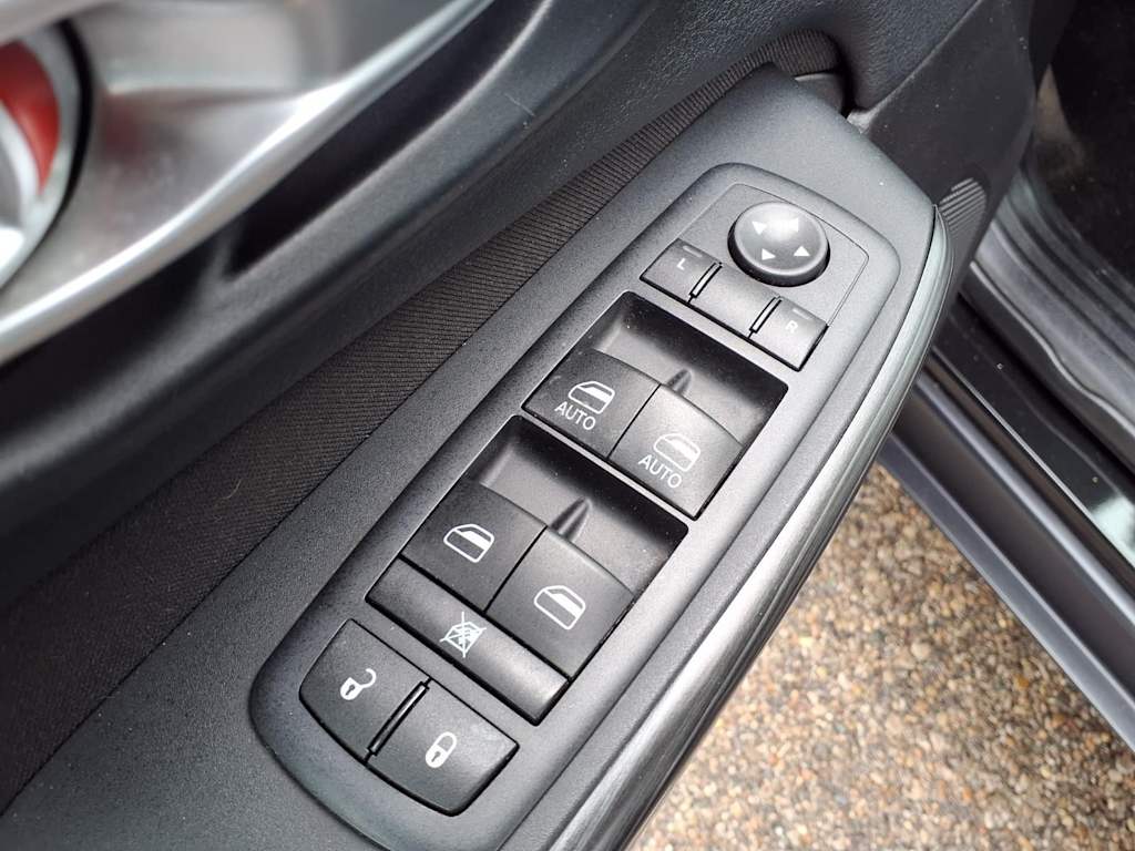 Thumbnail: 2016 Jeep Cherokee - 19