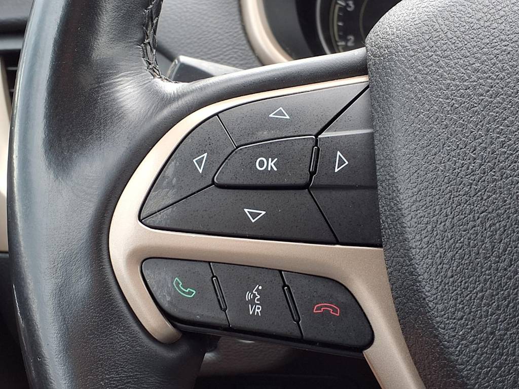 Thumbnail: 2016 Jeep Cherokee - 26