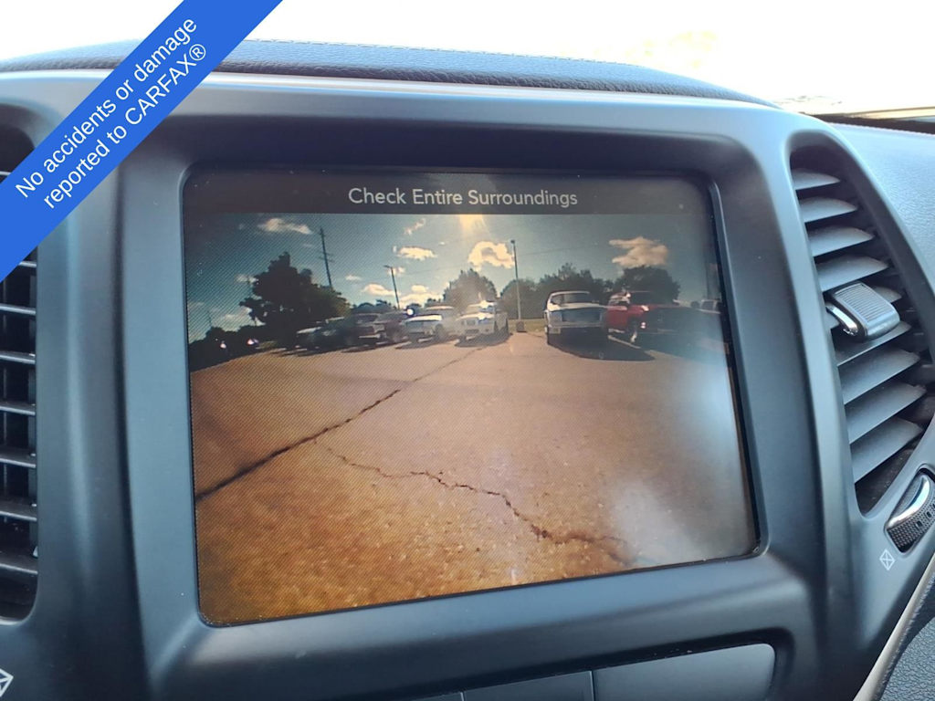 Thumbnail: 2015 Jeep Cherokee - 21