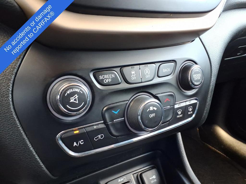 Thumbnail: 2015 Jeep Cherokee - 22