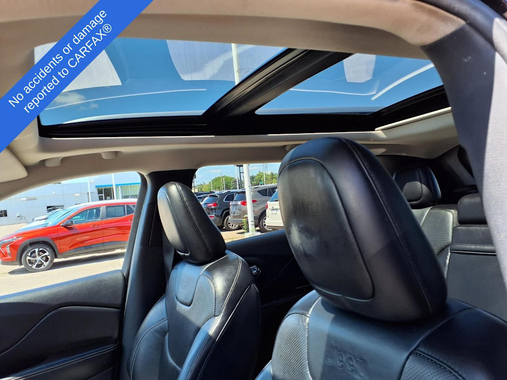Thumbnail: 2015 Jeep Cherokee - 21