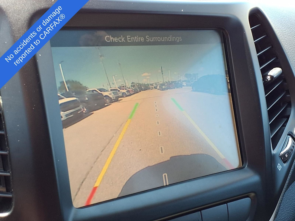 Thumbnail: 2015 Jeep Cherokee - 23