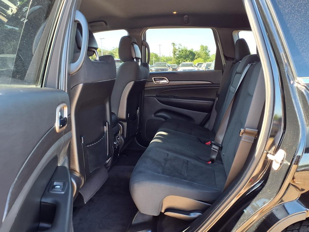 Thumbnail: 2017 Jeep Grand Cherokee - 11