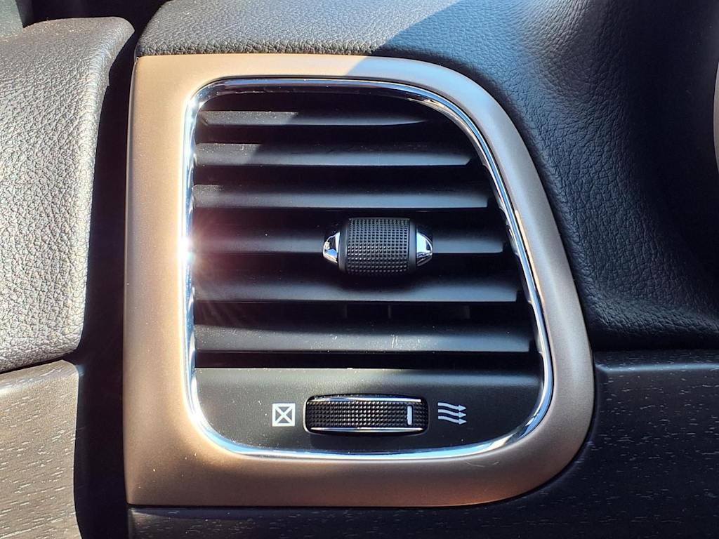 Thumbnail: 2017 Jeep Grand Cherokee - 28