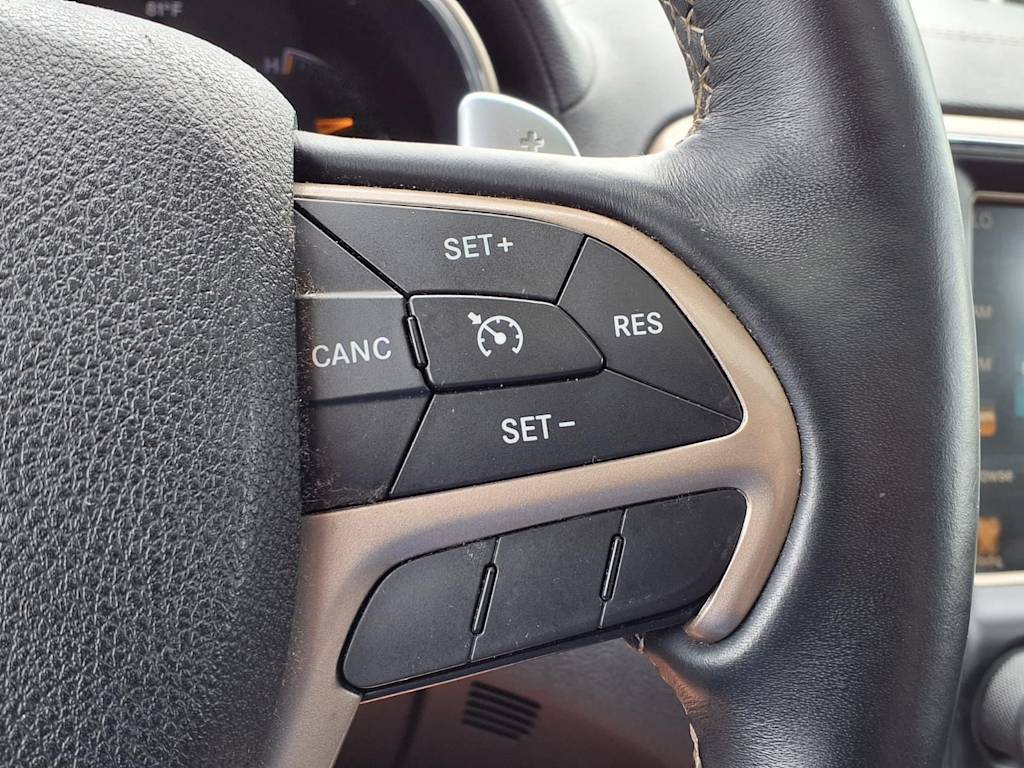 Thumbnail: 2015 Jeep Grand Cherokee - 28