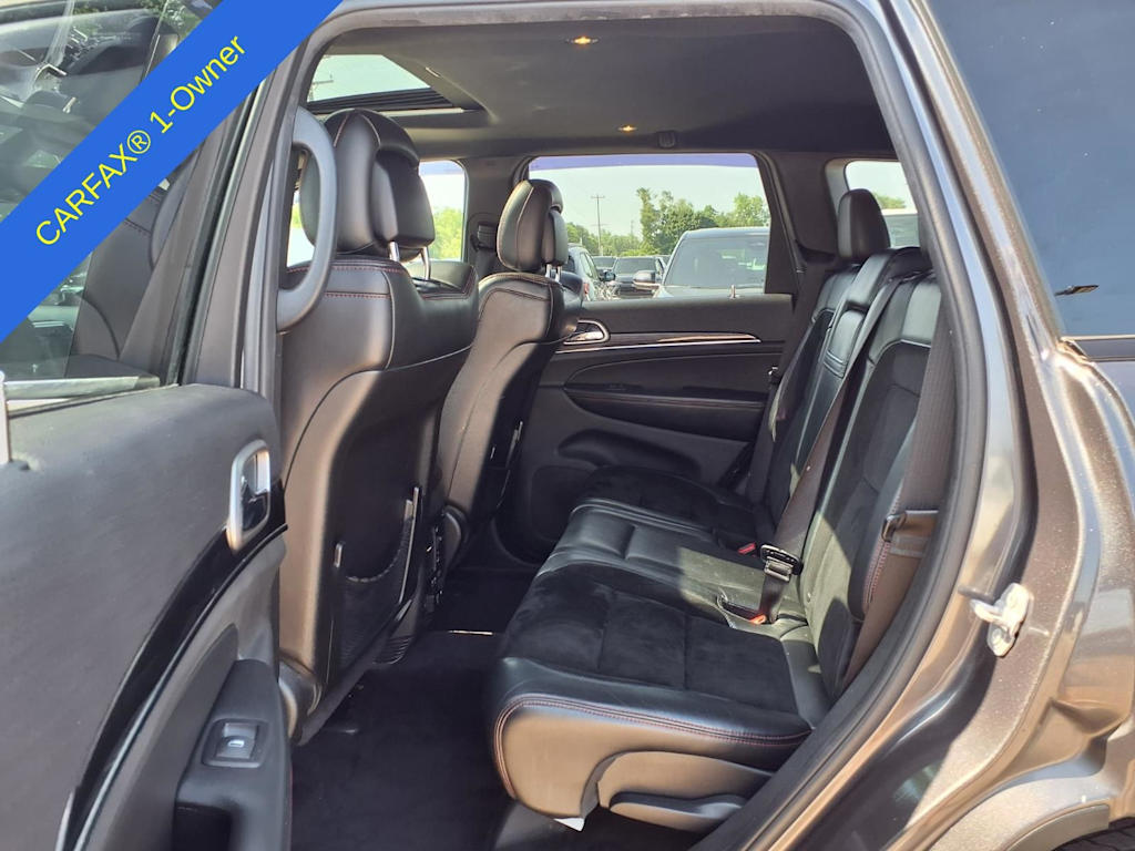 Thumbnail: 2017 Jeep Grand Cherokee - 11