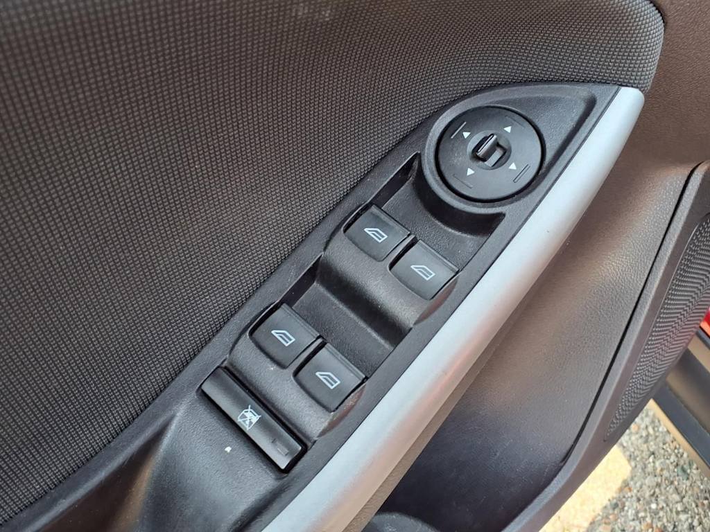 Thumbnail: 2014 Ford Focus - 19