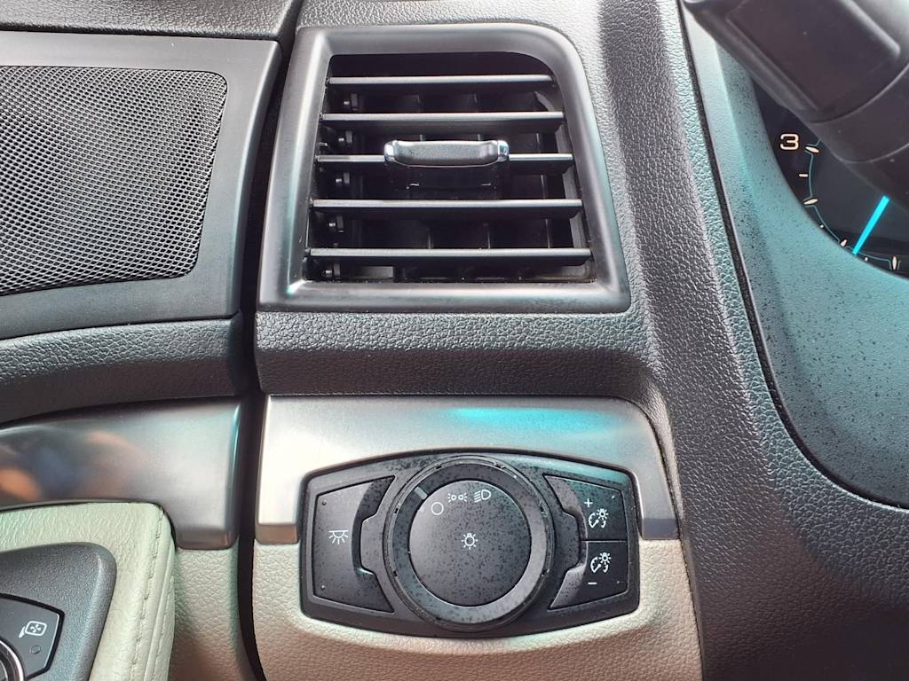 Thumbnail: 2013 Ford Explorer - 28