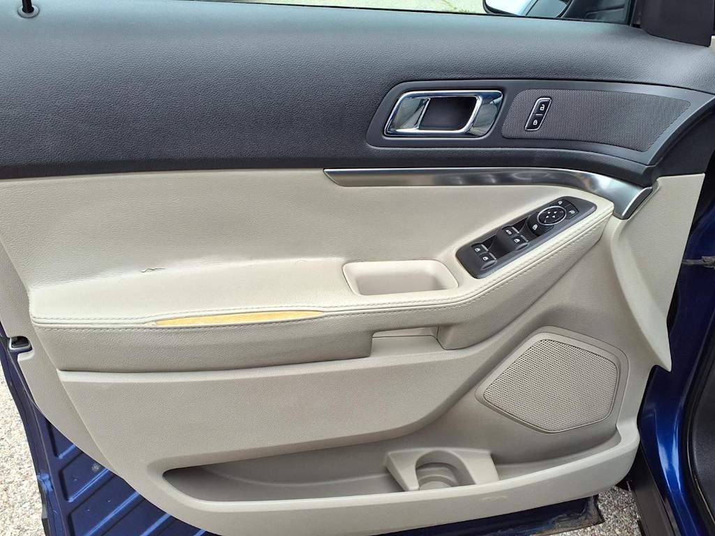 Thumbnail: 2013 Ford Explorer - 19