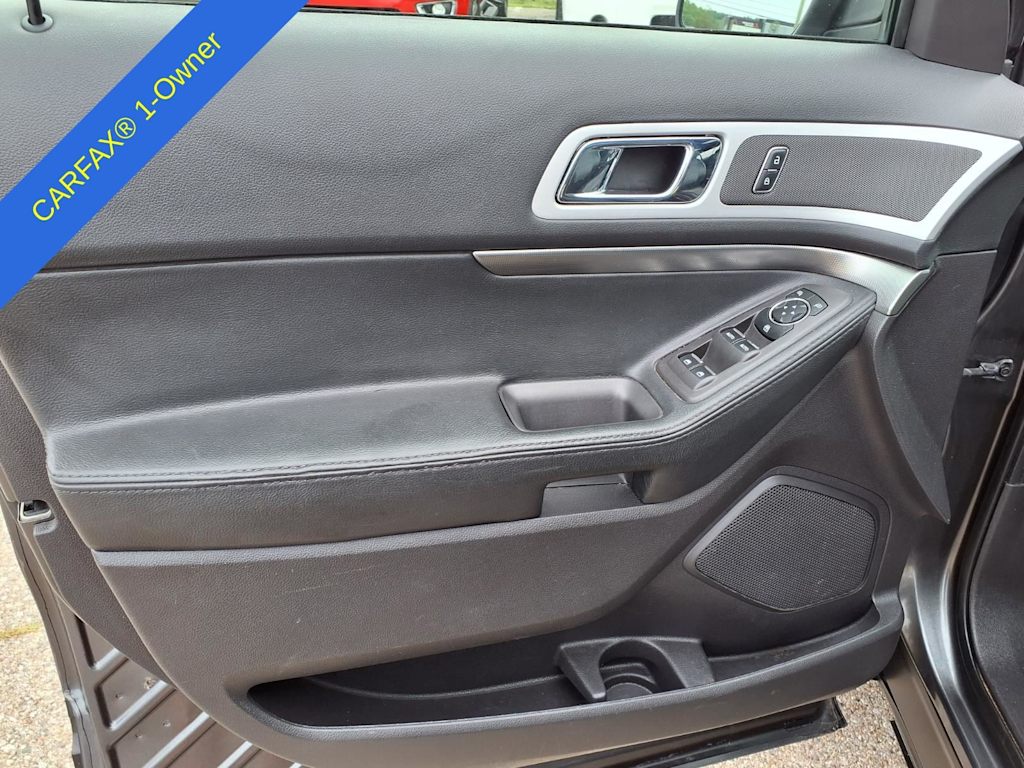 Thumbnail: 2015 Ford Explorer - 18