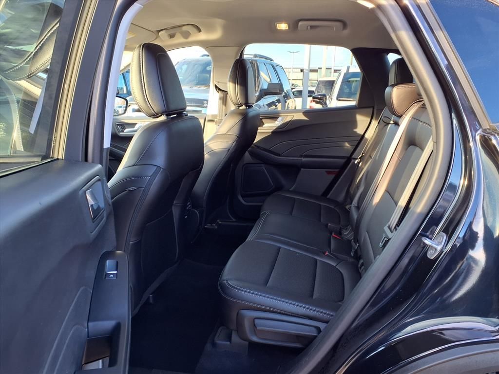 Thumbnail: 2021 Ford Escape - 12