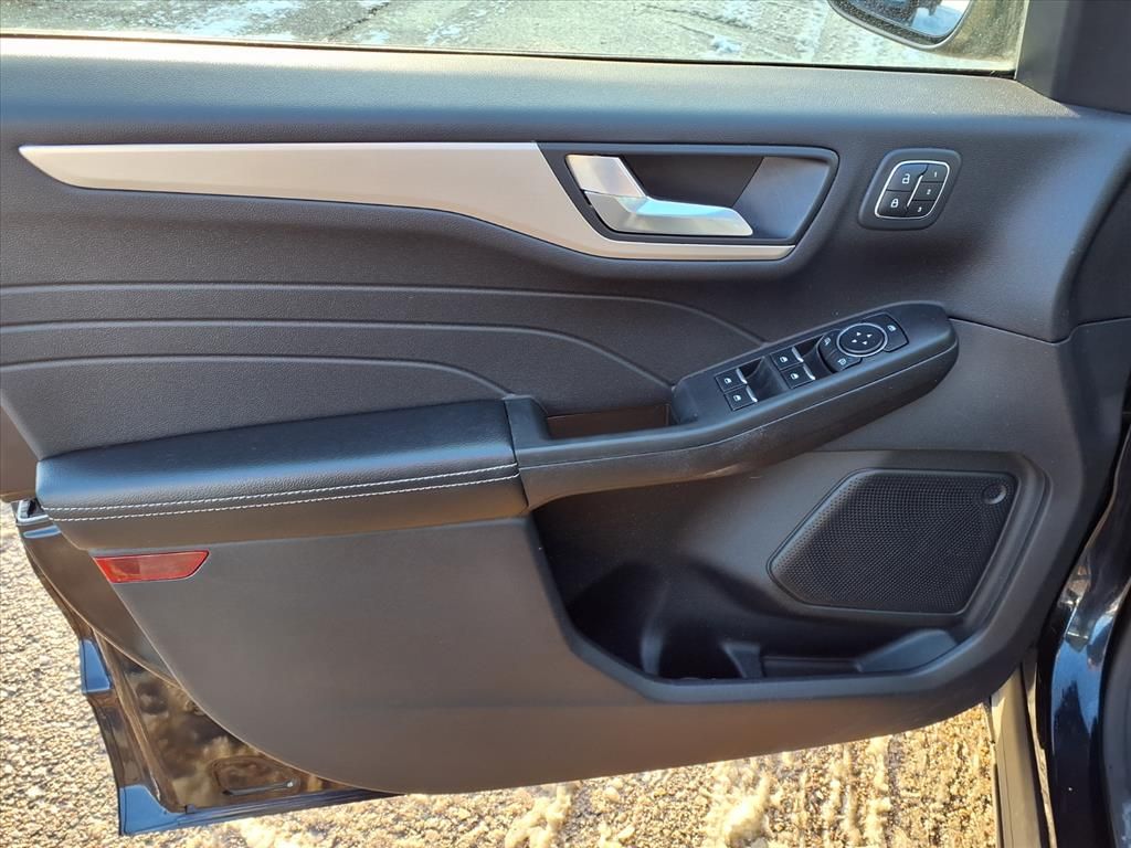 Thumbnail: 2021 Ford Escape - 18