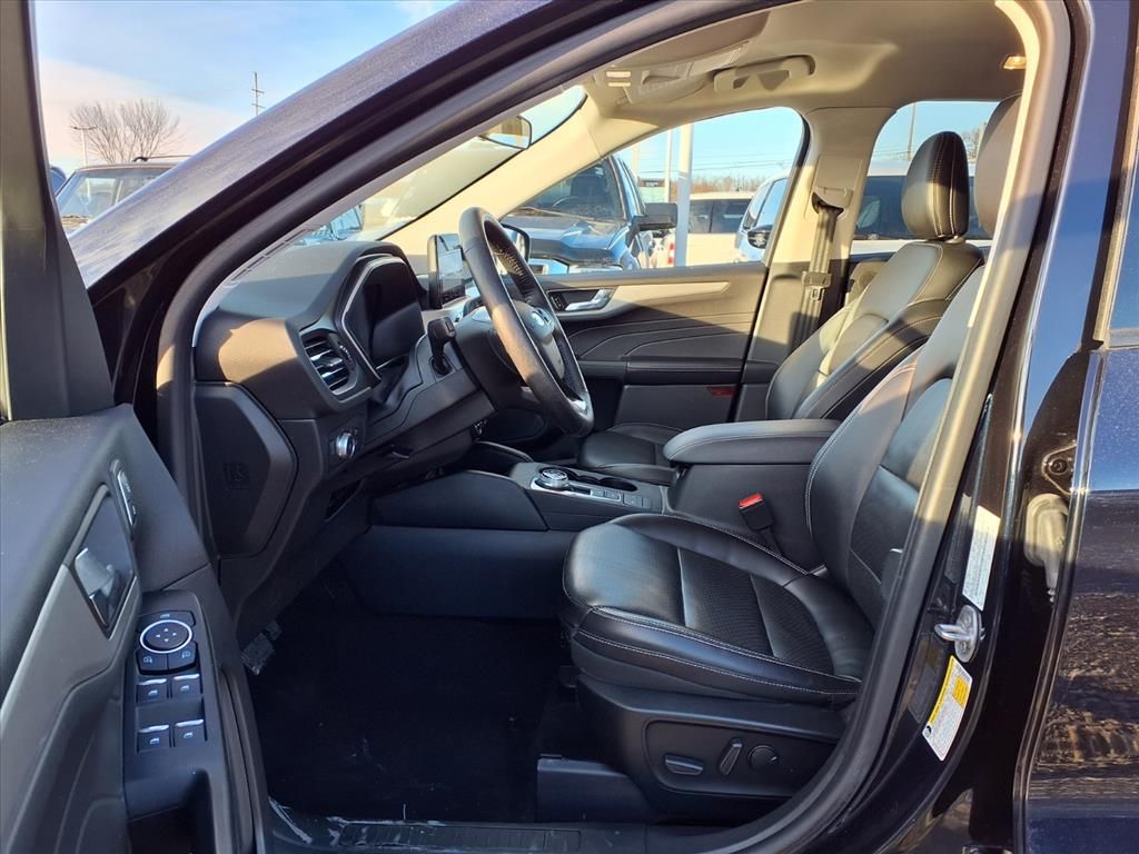 Thumbnail: 2021 Ford Escape - 10