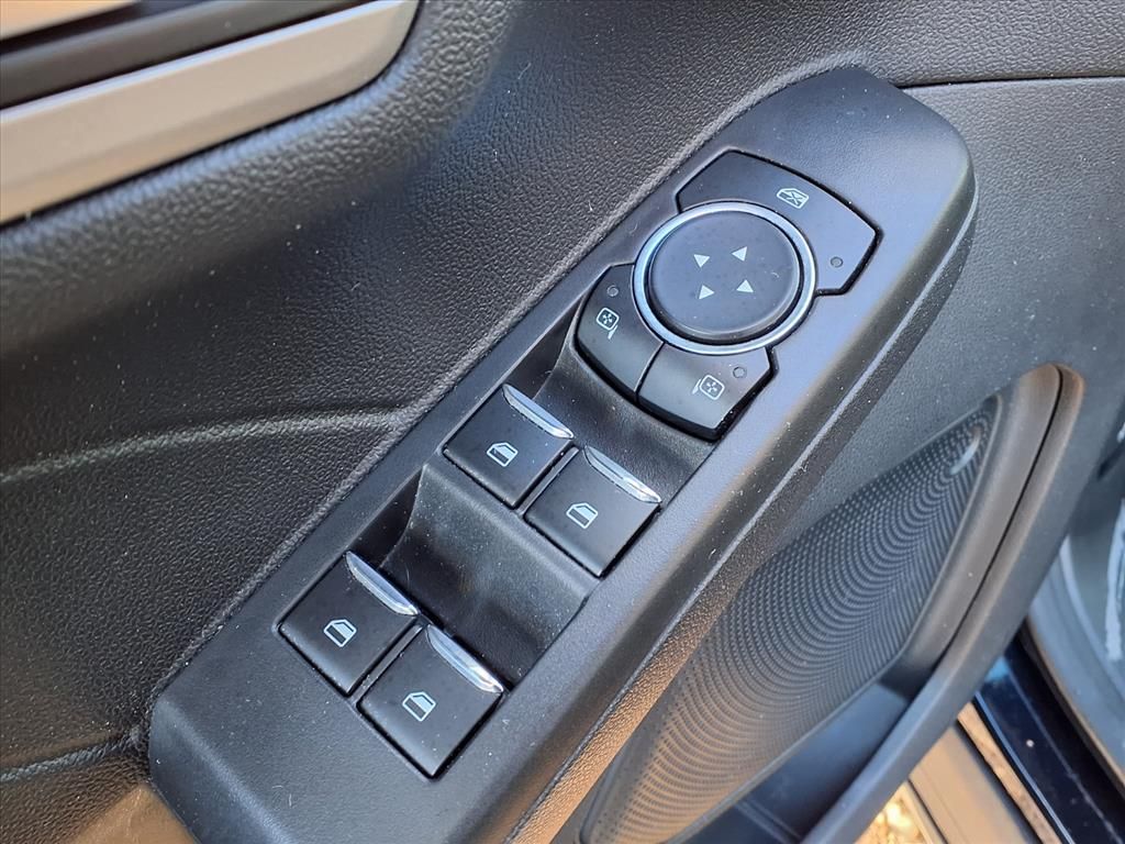 Thumbnail: 2021 Ford Escape - 19