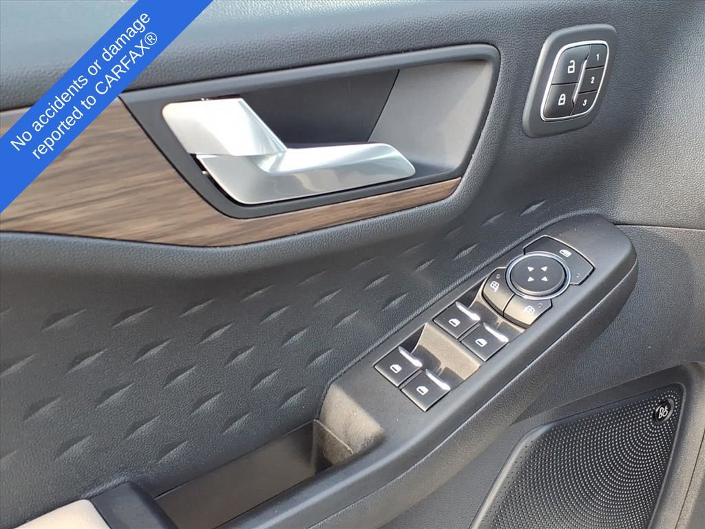 Thumbnail: 2020 Ford Escape - 22