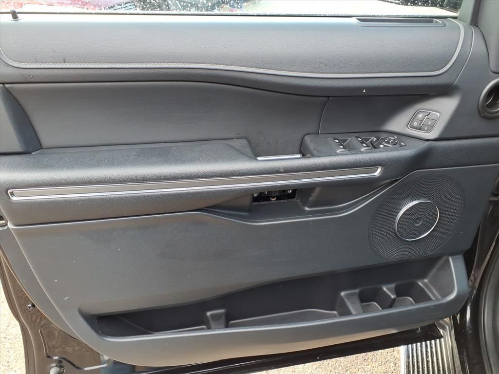 Thumbnail: 2022 Ford Expedition MAX - 17