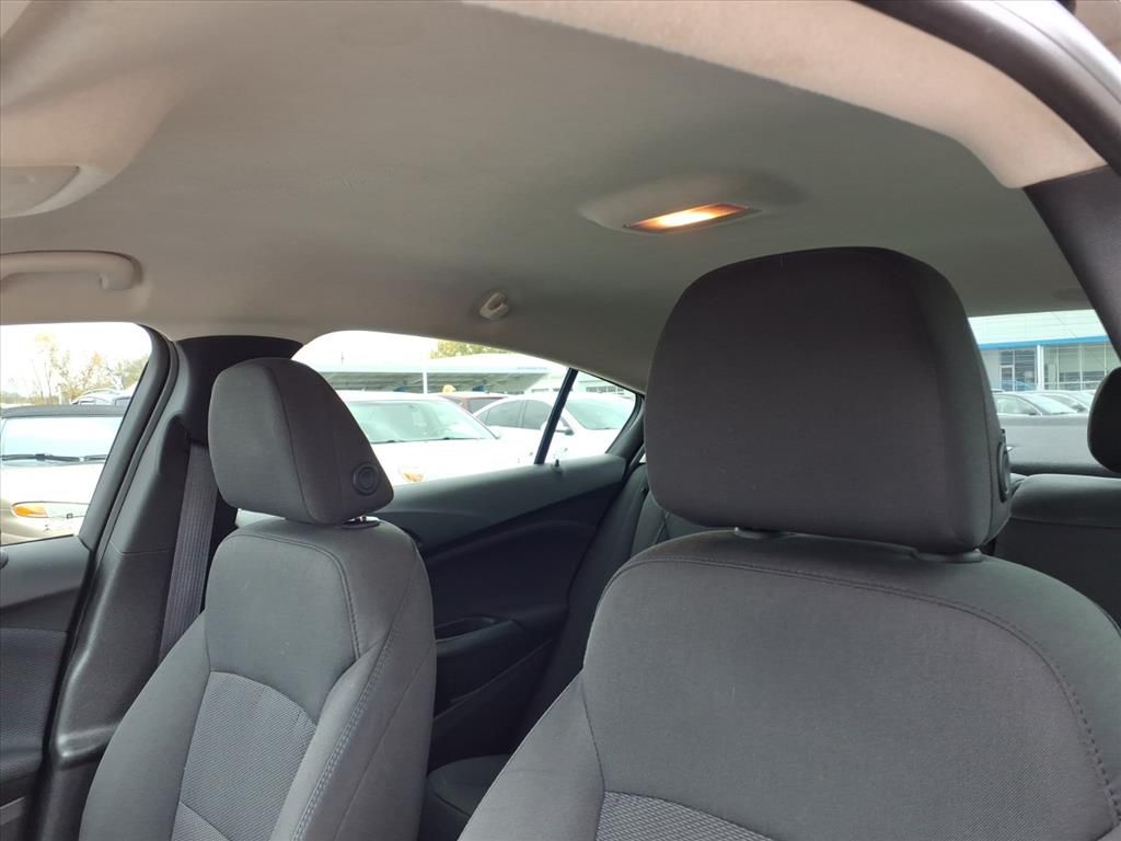 Thumbnail: 2017 Chevrolet Cruze - 21