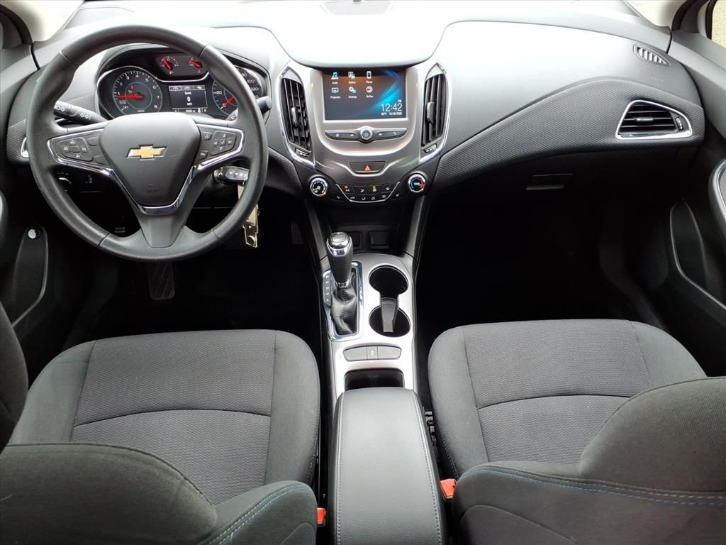 Thumbnail: 2017 Chevrolet Cruze - 2