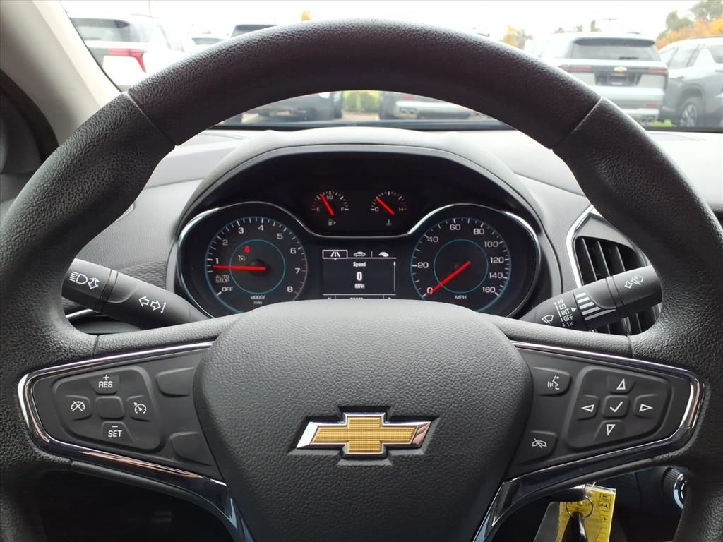 Thumbnail: 2017 Chevrolet Cruze - 22