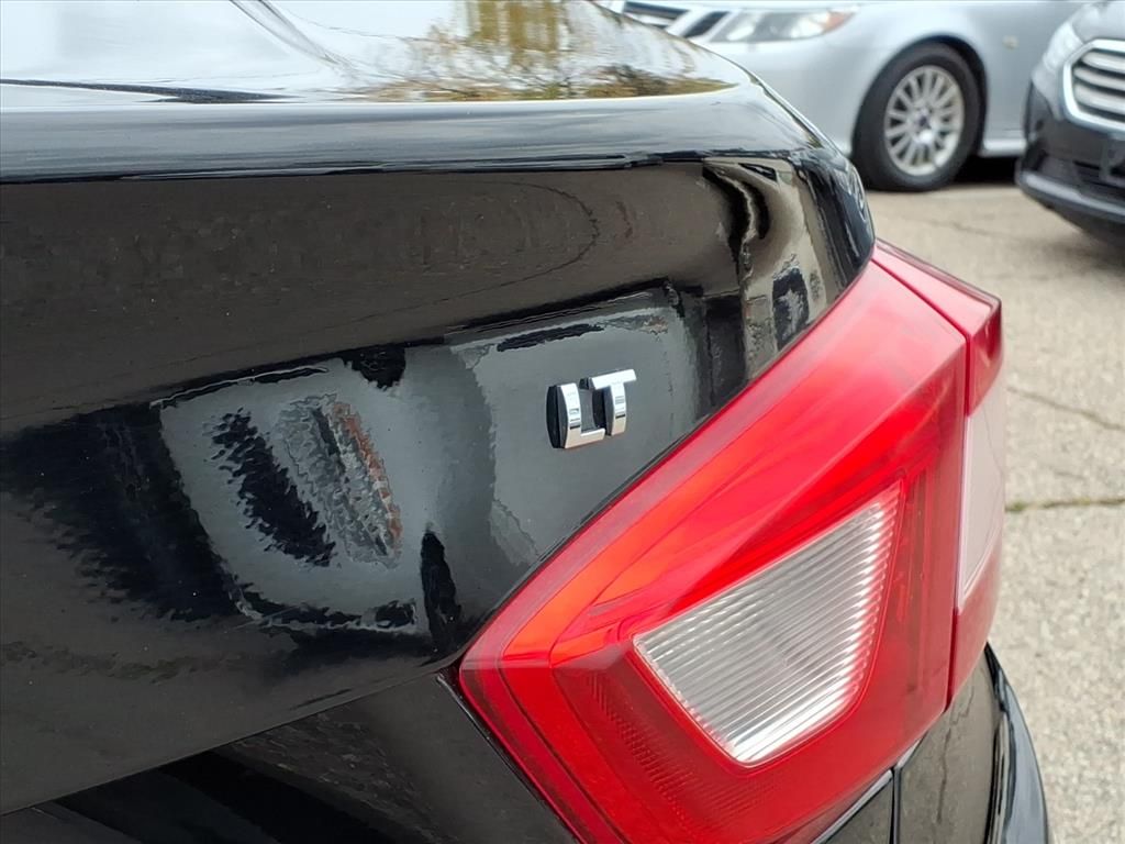 Thumbnail: 2017 Chevrolet Cruze - 18