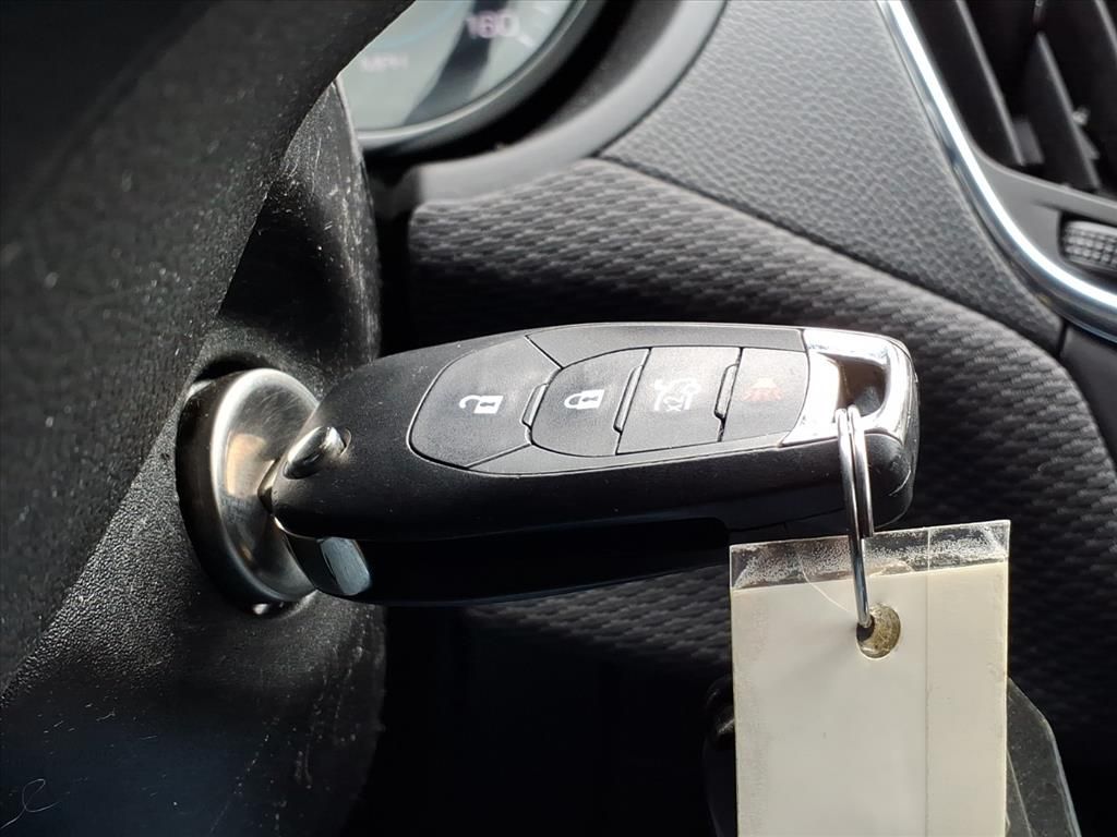 Thumbnail: 2017 Chevrolet Cruze - 28