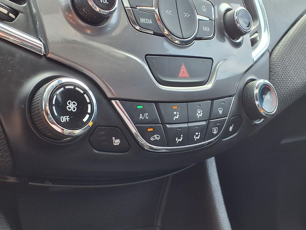 Thumbnail: 2016 Chevrolet Cruze - 26