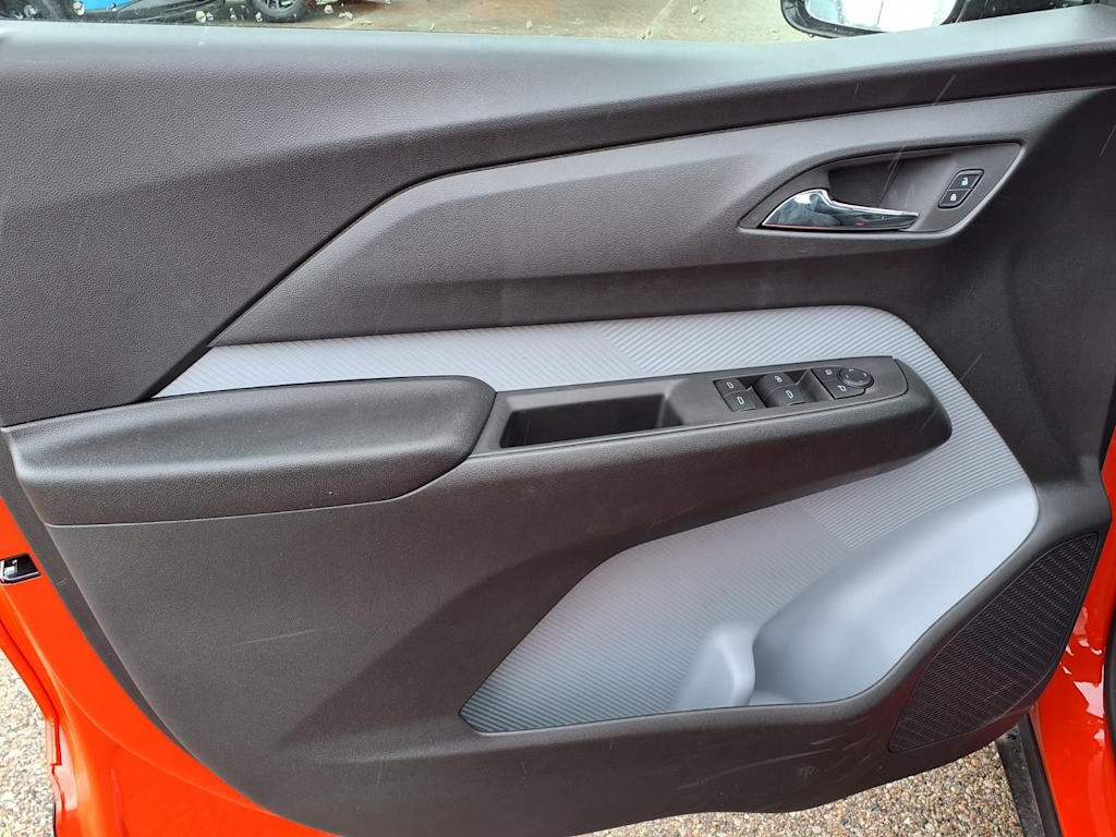 Thumbnail: 2027 Chevrolet Bolt EV - 16