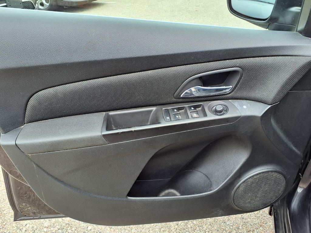 Thumbnail: 2014 Chevrolet Cruze - 16