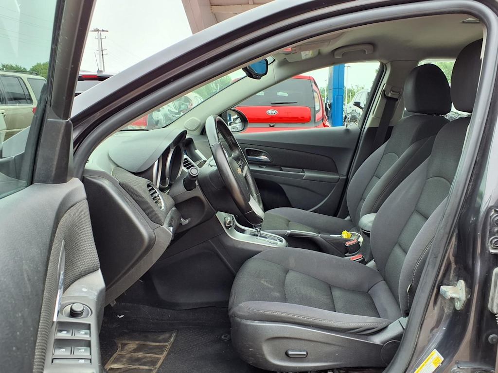Thumbnail: 2014 Chevrolet Cruze - 9