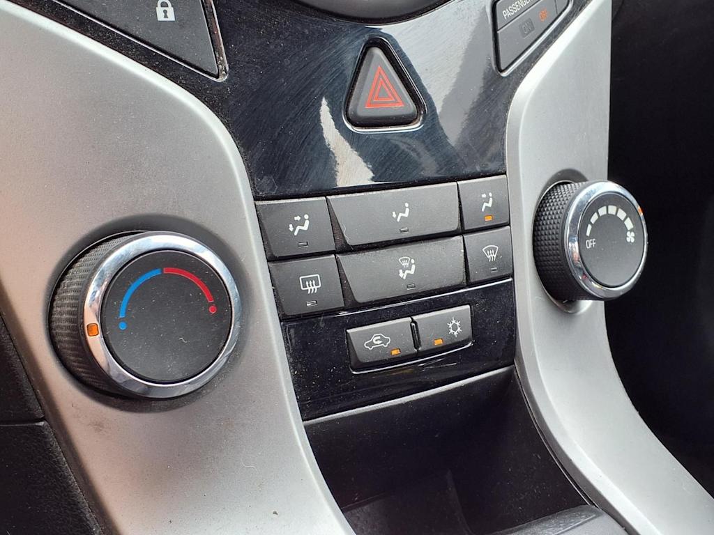 Thumbnail: 2014 Chevrolet Cruze - 23