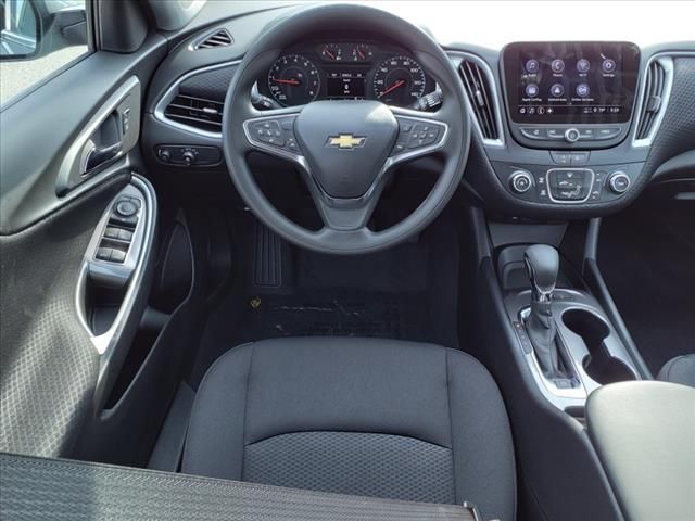 2025 Chevrolet Malibu LS 7