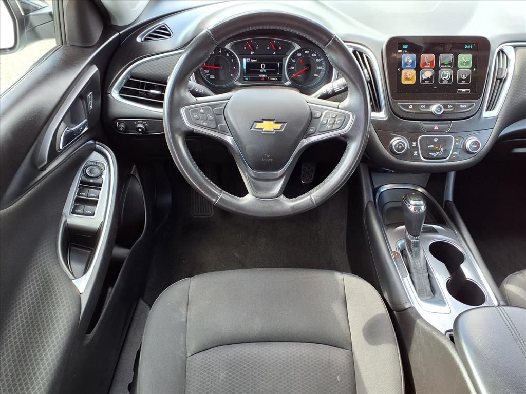 Thumbnail: 2018 Chevrolet Malibu - 8