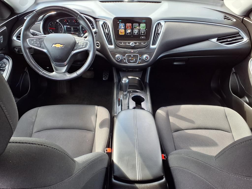 Thumbnail: 2018 Chevrolet Malibu - 2