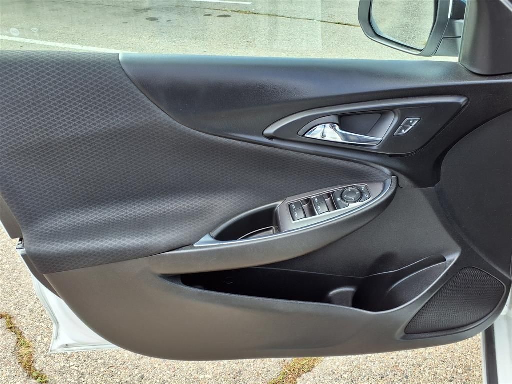 Thumbnail: 2018 Chevrolet Malibu - 19