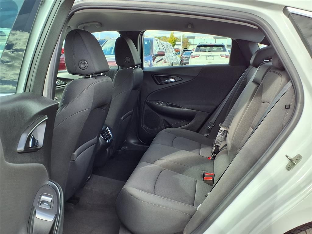 Thumbnail: 2018 Chevrolet Malibu - 11