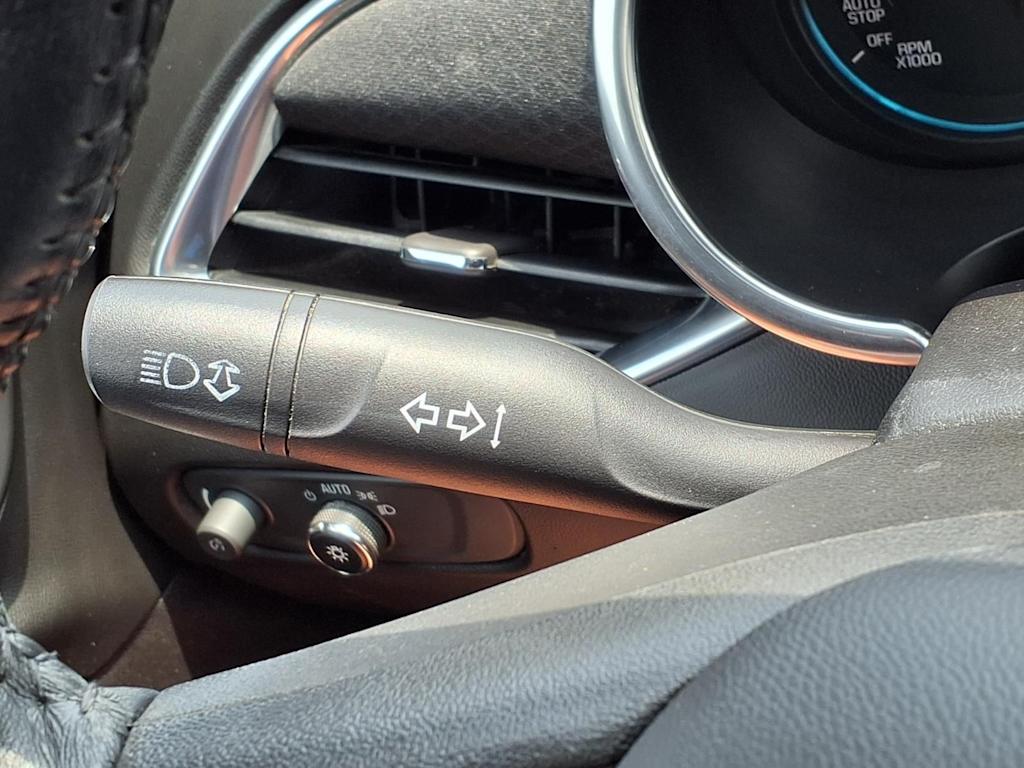 Thumbnail: 2016 Chevrolet Malibu - 22