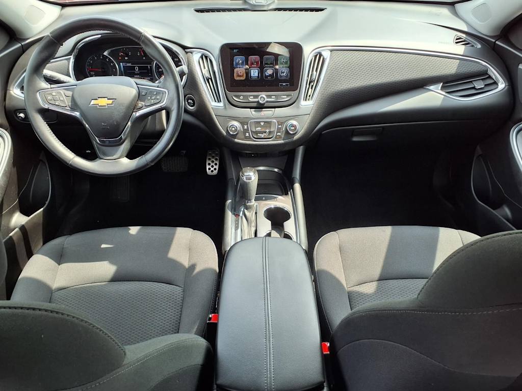 Thumbnail: 2016 Chevrolet Malibu - 2