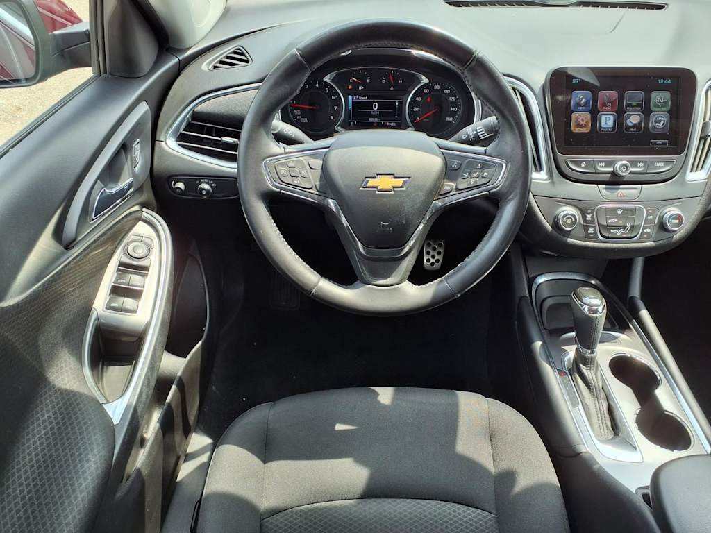 Thumbnail: 2016 Chevrolet Malibu - 9