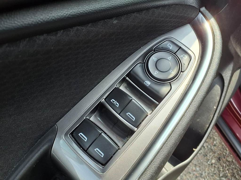 Thumbnail: 2016 Chevrolet Malibu - 18