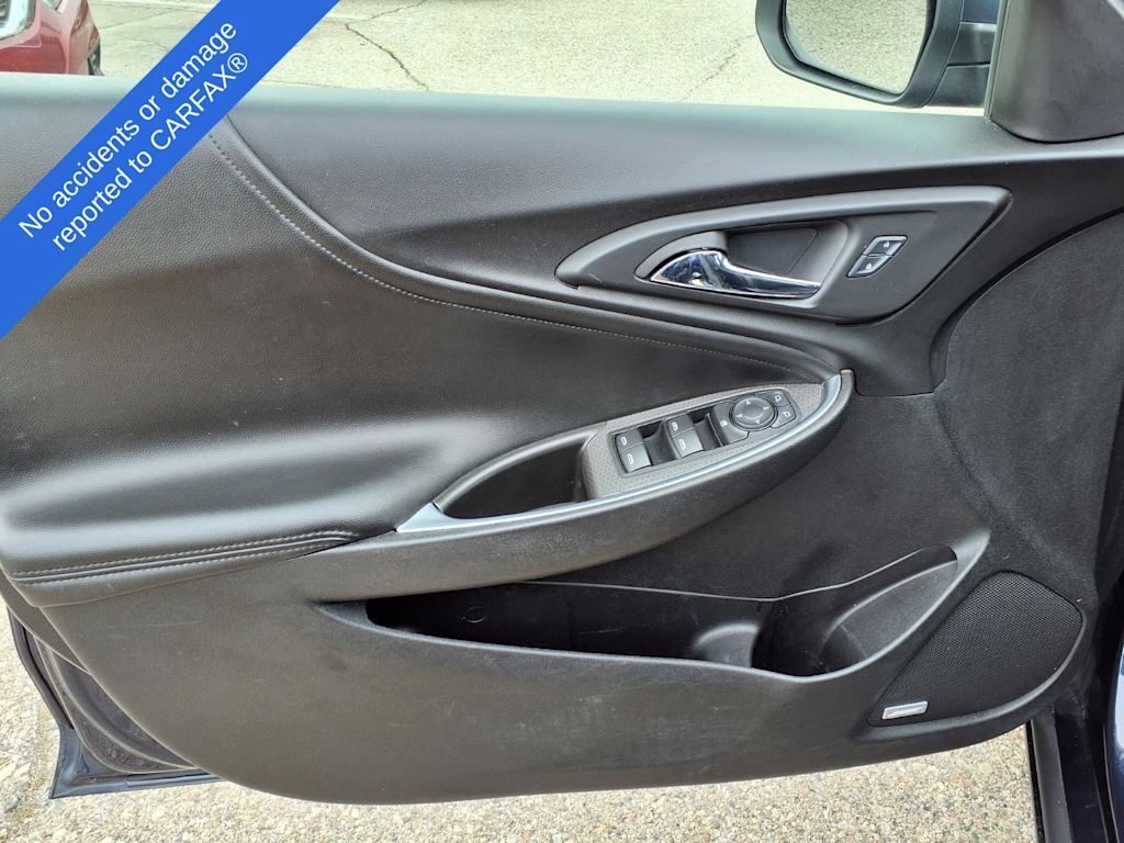 Thumbnail: 2016 Chevrolet Malibu - 16