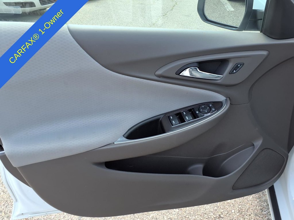 Thumbnail: 2018 Chevrolet Malibu - 17