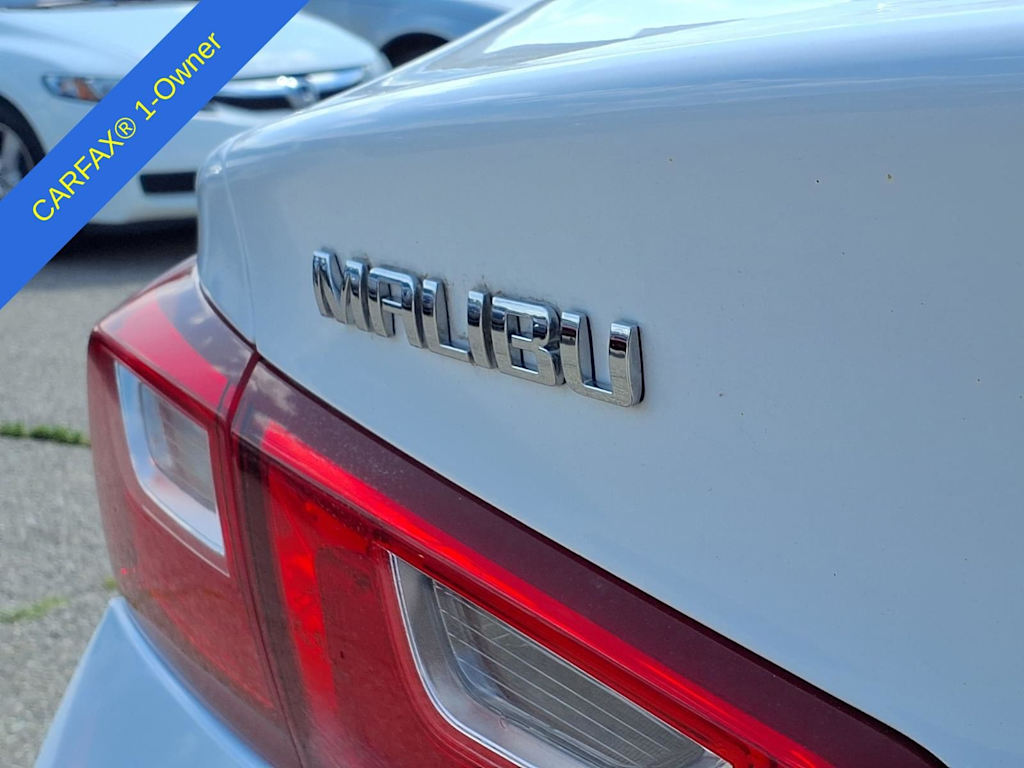 Thumbnail: 2018 Chevrolet Malibu - 7