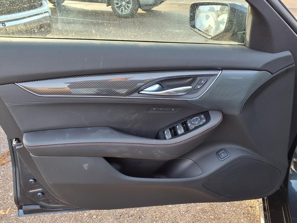 Thumbnail: 2026 Cadillac CT5 - 17