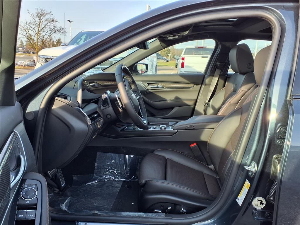 Thumbnail: 2026 Cadillac CT5 - 8