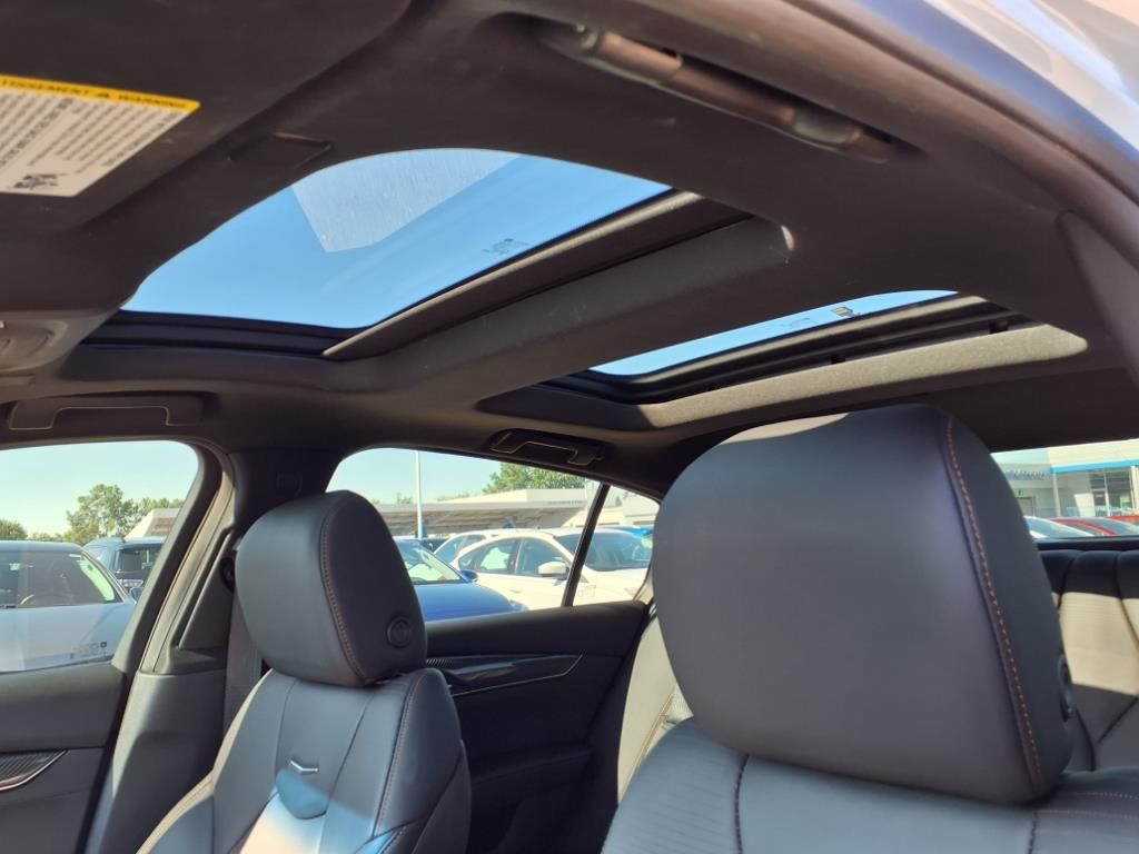 Thumbnail: 2022 Cadillac CT5 - 21