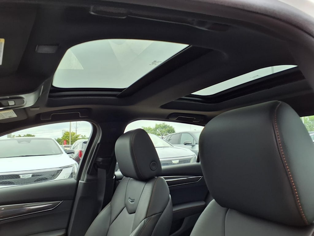 Thumbnail: 2026 Cadillac CT5 - 19