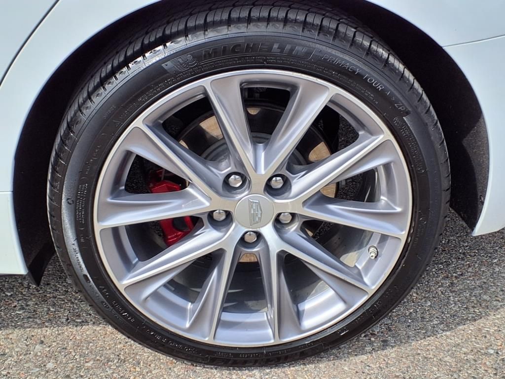 2022 Cadillac CT5 V 6