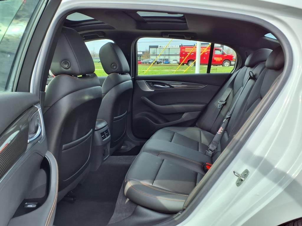 2022 Cadillac CT5 V 9